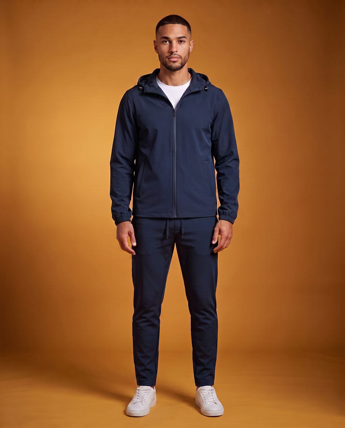 Syrvain Nomad Tech Suit in Marine — Vorderansicht